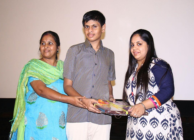“அவர்கள் தெய்வக் குழந்தைகள்” ; சைந்தவி காட்டிய பேரன்பு..!
