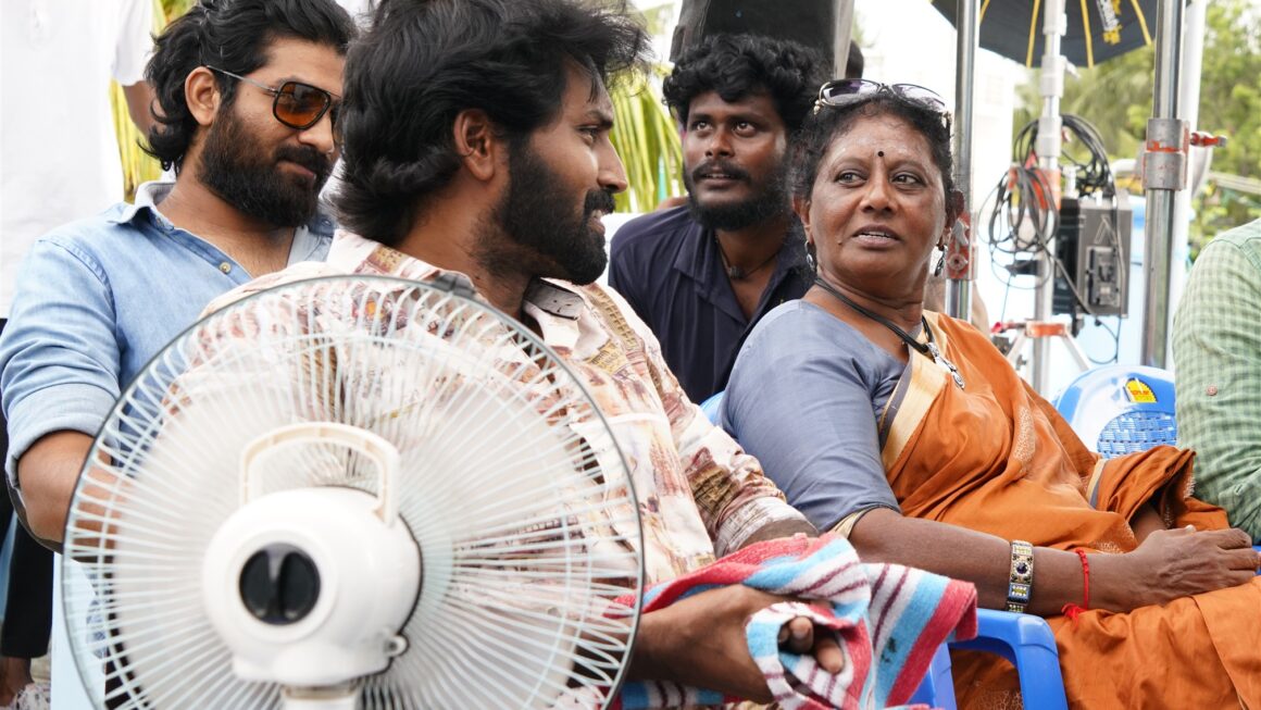 பெண் இயக்குனர் ஜெயலட்சுமி இயக்கியிருக்கும் ” என் காதலே “முக்கோண காதல் கதை.